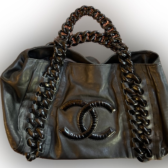 Chanel lamb skin purse - Picture 2 of 12